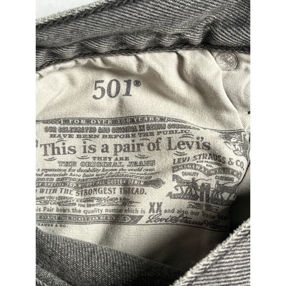 Levi's Women's 501 Distressed Gray Denim Blue Jean Shorts, Size W32 - Picture 4 of 7